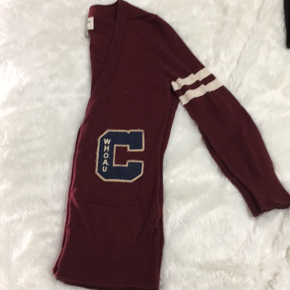 Warm small maroon cardigan from Whoau